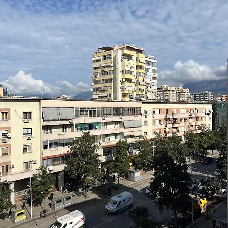 Central Tirana Apartment شقة